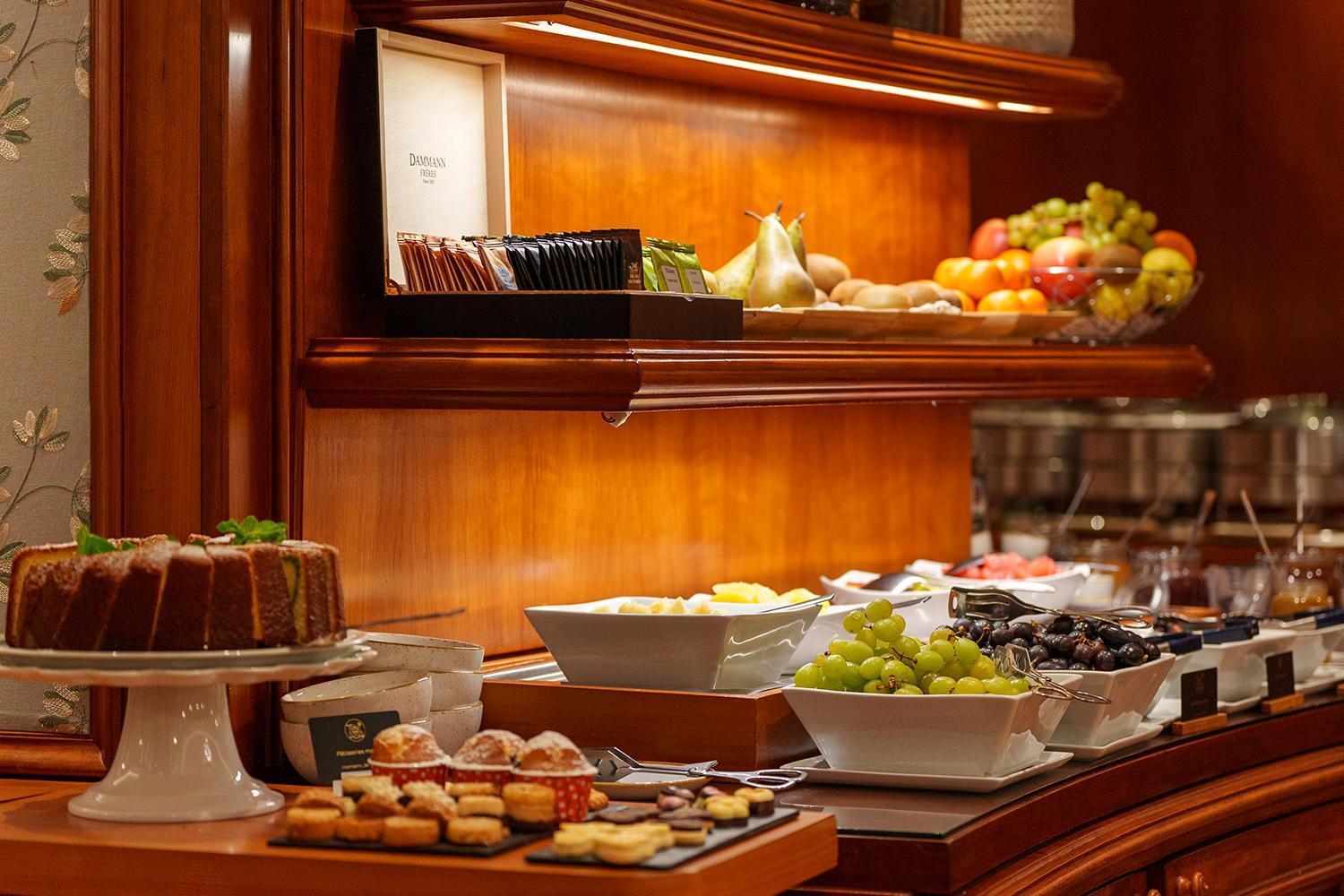 โรงแรมชาโตฟรองเตอน็อง ปารีส ภายนอก รูปภาพ